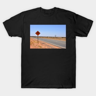 Australie - Kings Canyon, sur la route T-Shirt